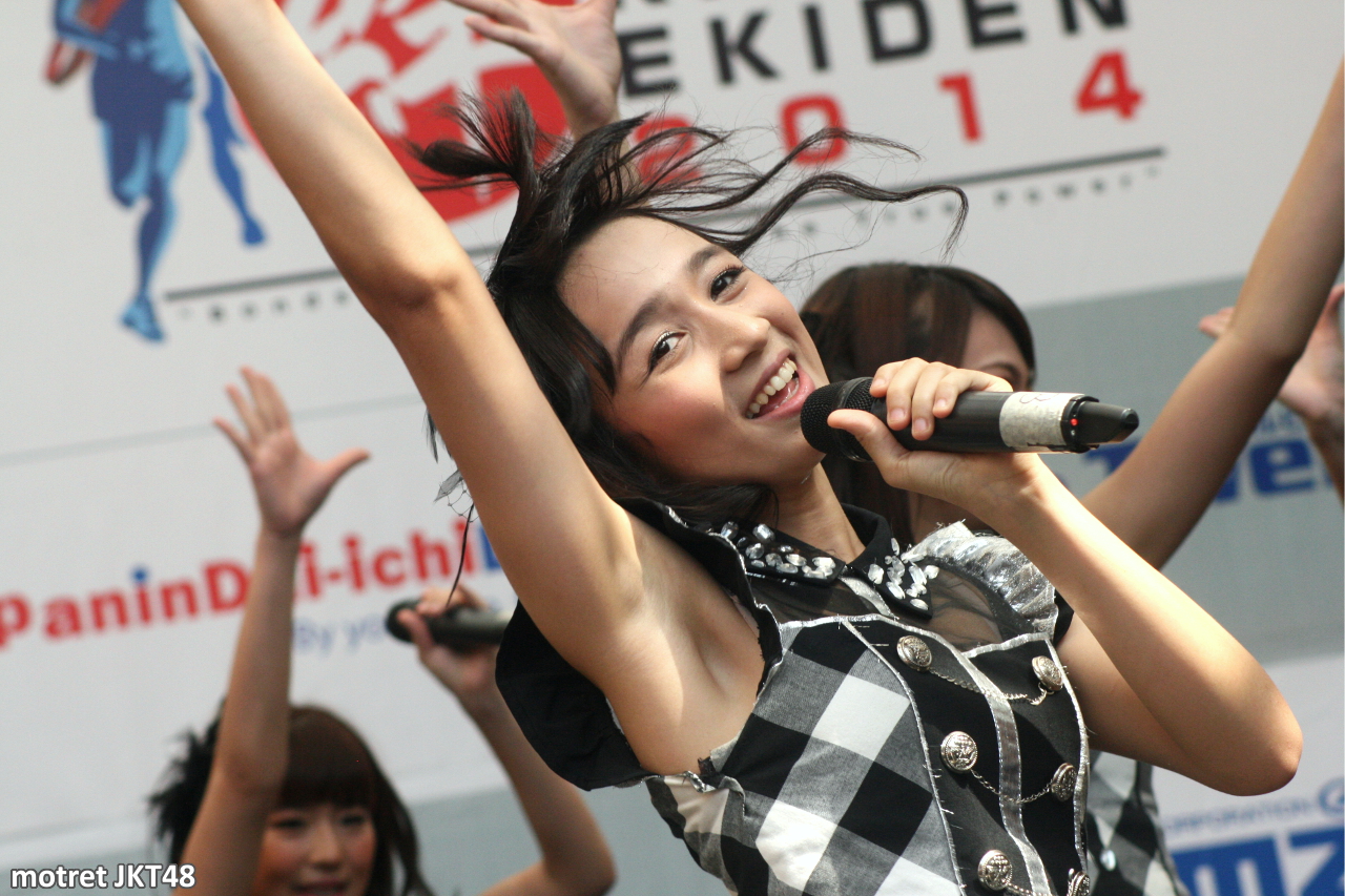 Ayana Shahab -Achan- JKT48 Jakarta Kizuna Ekiden Ennichisai Blok M 25-05-2014
