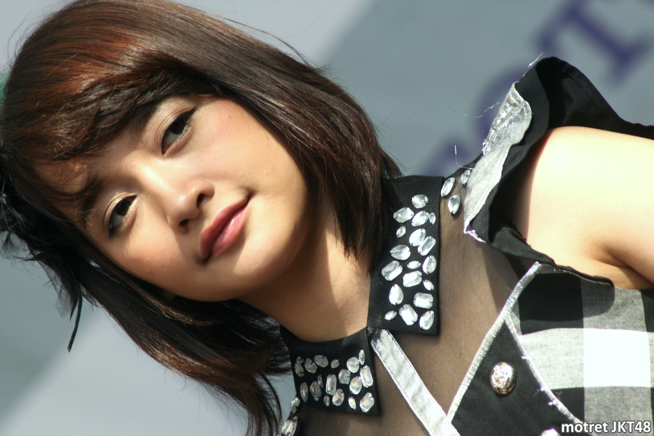 Devi Kinal Putri JKT48 Jakarta Kizuna Ekiden Ennichisai Blok M 25-05-2014