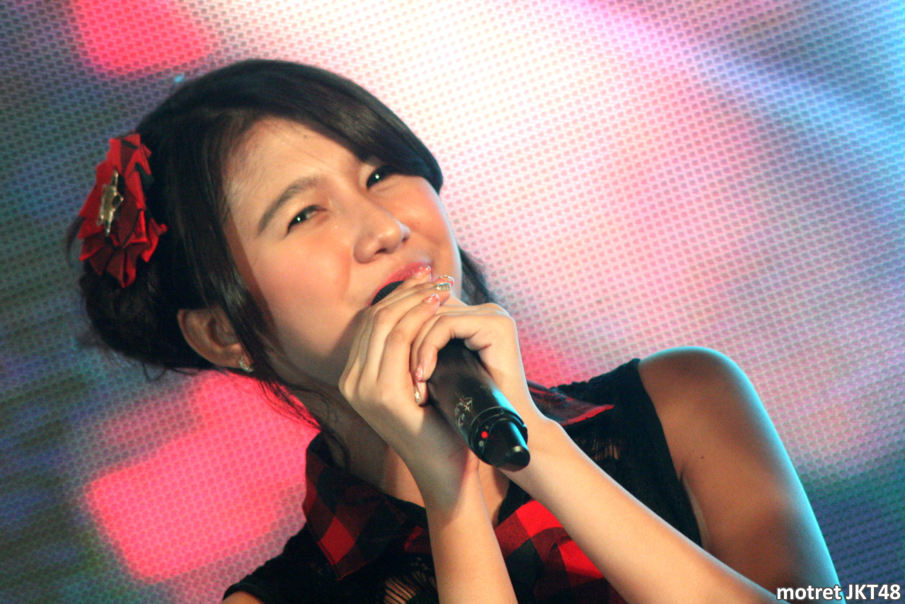Saktia Oktapyani -Via- JKT48 di Jakarta Marketing Week 13-05-2014