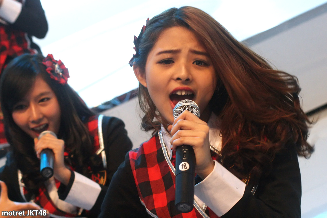 Jessica Vania - Jeje- JKT48 Indonesia International Motor Show IIMS 2014 21-09-2014