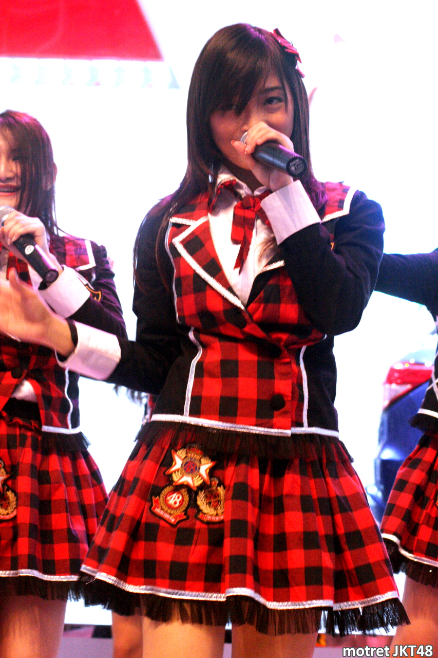 Sendy Ariani JKT48 Indonesia International Motor Show IIMS Jakarta 27-09-2014