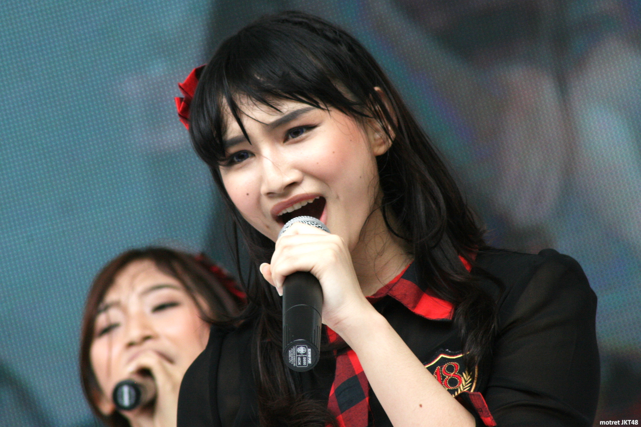 Frieska Anastasia Laksani JKT48 Honda HR-V Handover Jakarta 24-01-2015