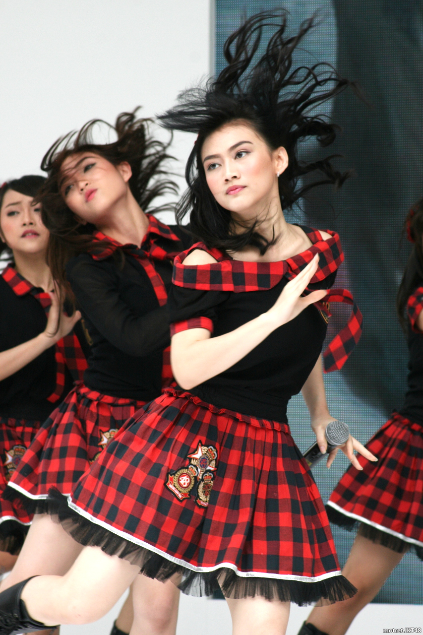 Melody Nurramdhani Laksani JKT48 Honda HR-V Handover Jakarta 24-01-2015