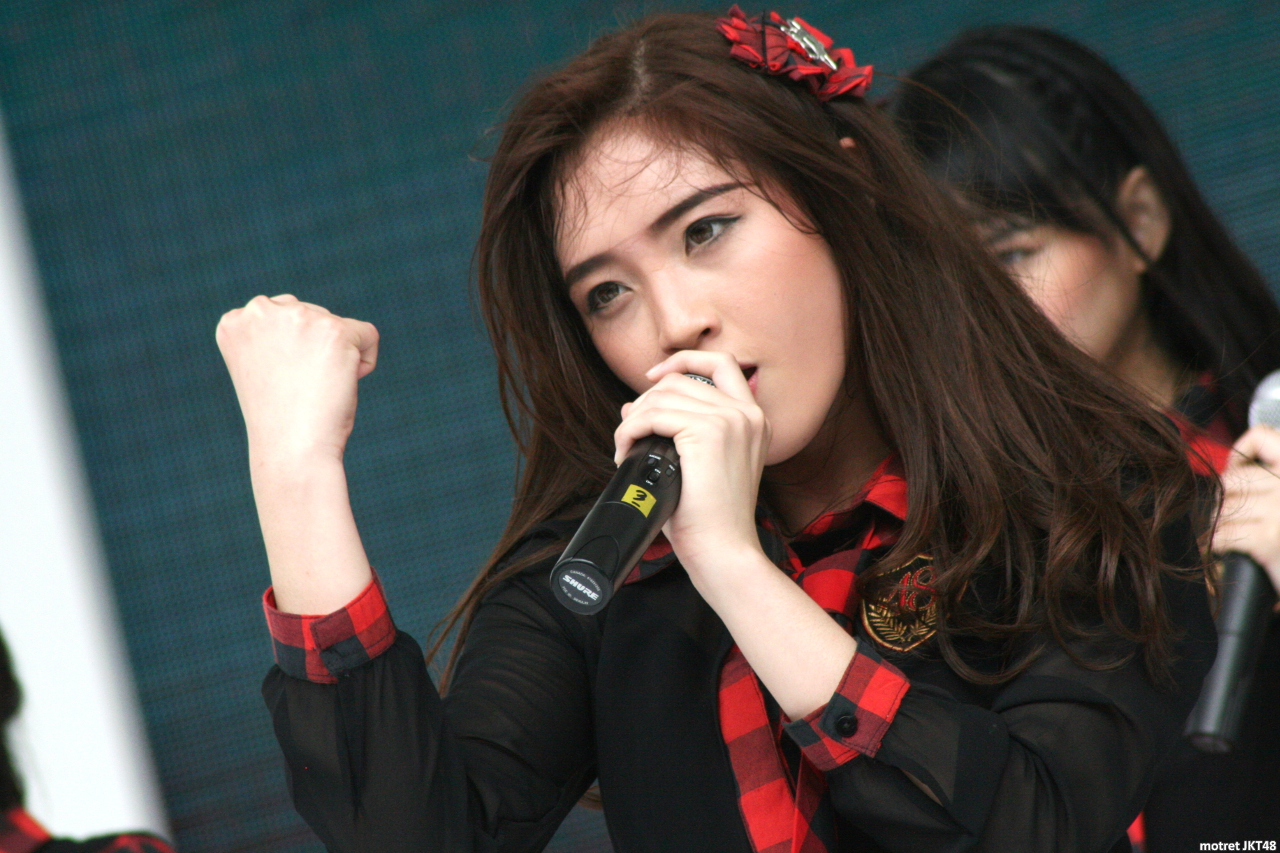 Shinta Naomi JKT48 Honda HR-V Handover Jakarta 24-01-2015