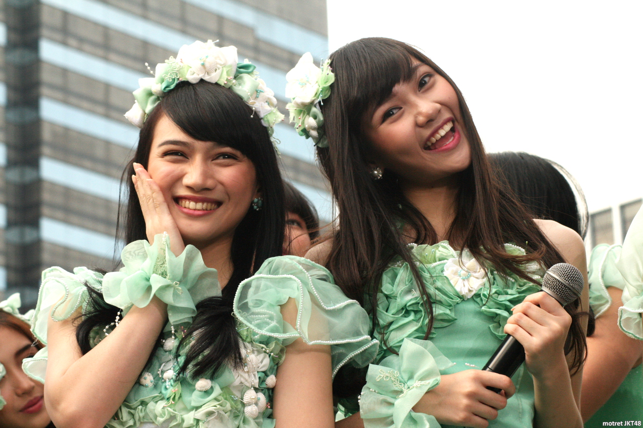 Melody Nurramdhani Laksani — Andela Yuwono JKT48 Sapa Indonesia Kompas TV Kampanye Senbatsu Sousenkyo Jakarta 29-03-2015