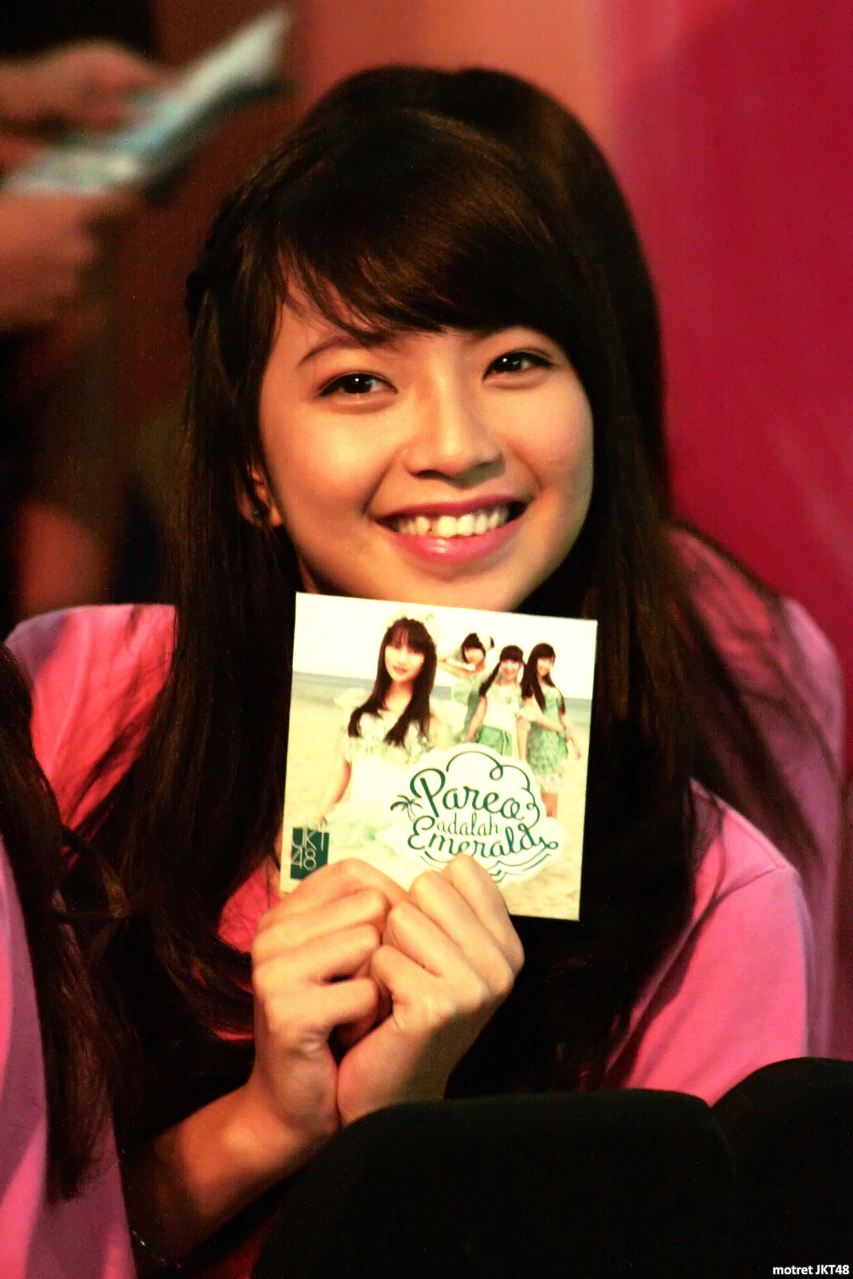 Shania Gracia JKT48 Direct Selling Pareo Adalah Emerald Jakarta 15-04-2015
