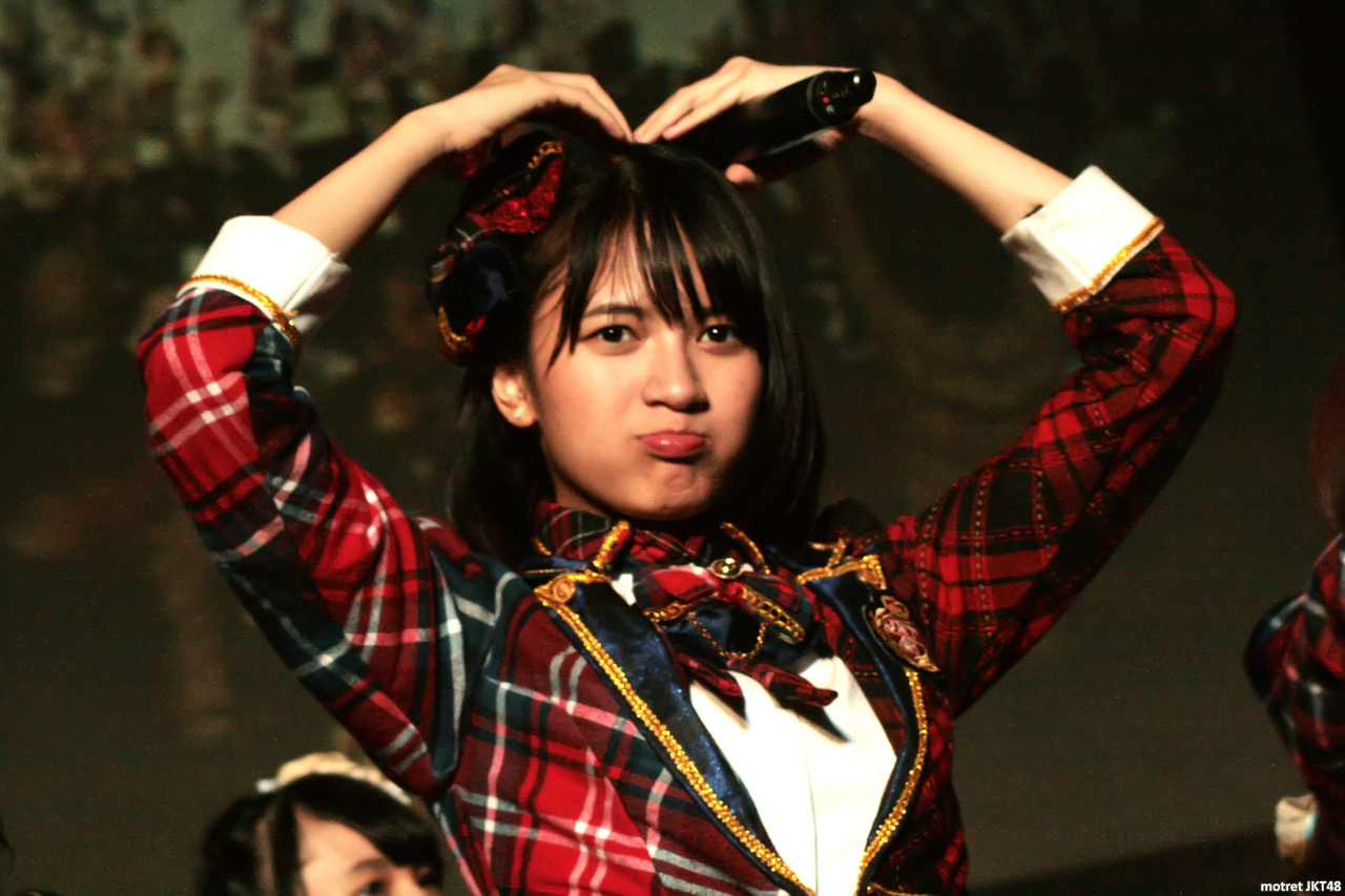 Ratu Vienny Fitrilya -Viny- Pareo Wa Emerald Handshake Festival Jakarta 16-05-2015