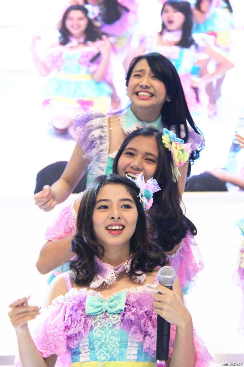 Jeje — Rachel — Shania -Shanju- JKT48, Booth Honda, Gaikindo Indonesia International Auto Show (GIIAS), Serpong 29-08-2015