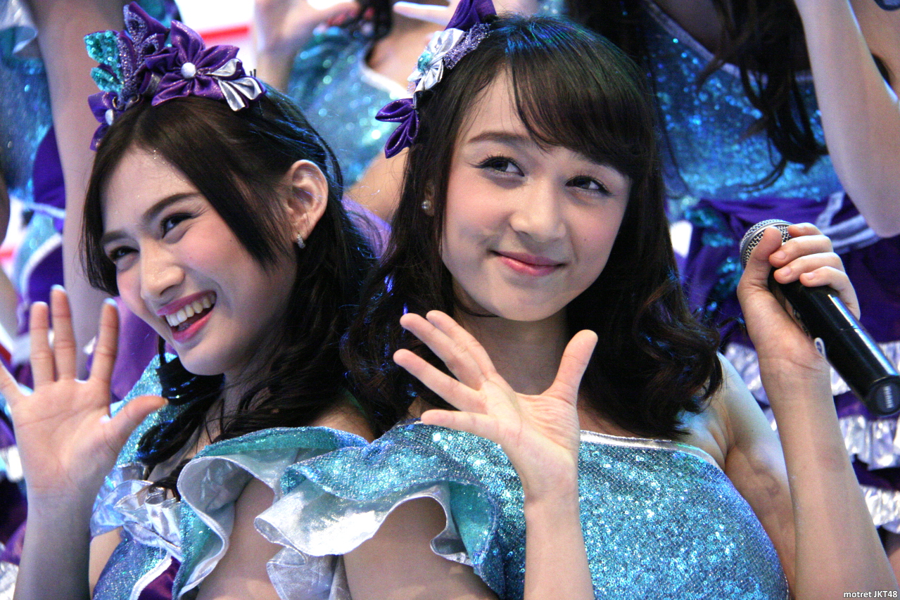 Melody Nurramdhani Laksani — Ayana Shahab -Achan- JKT48 Honda Booth GIIAS BSD City 22-08-2015