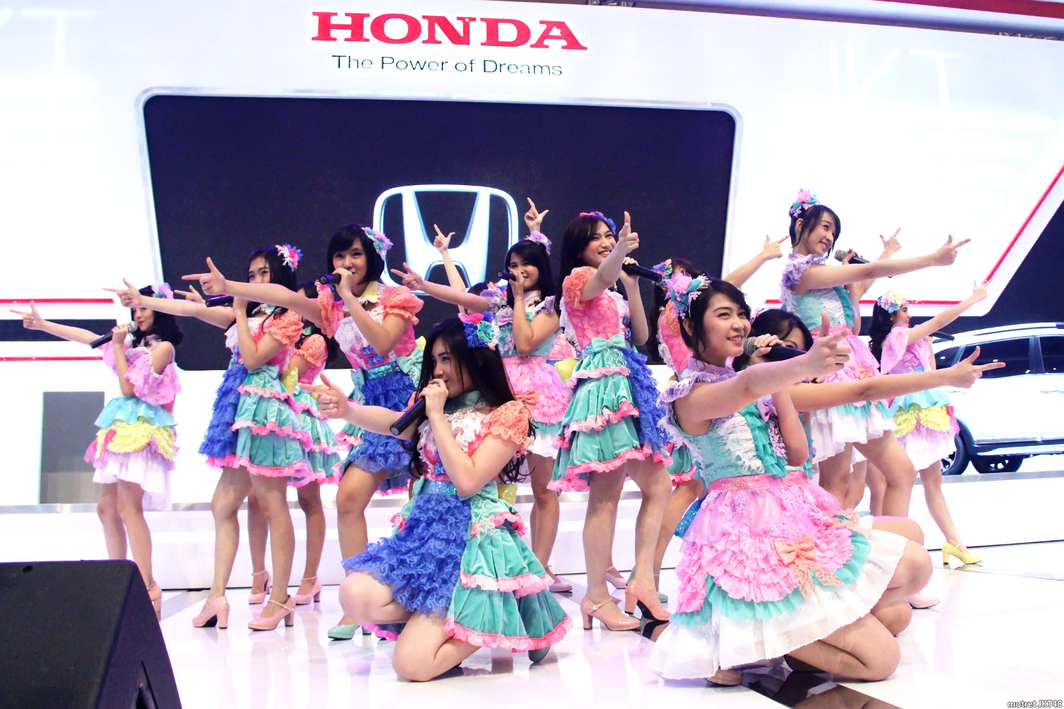 Tim J JKT48, Booth Honda, Gaikindo Indonesia International Auto Show (GIIAS), Serpong 29-08-2015