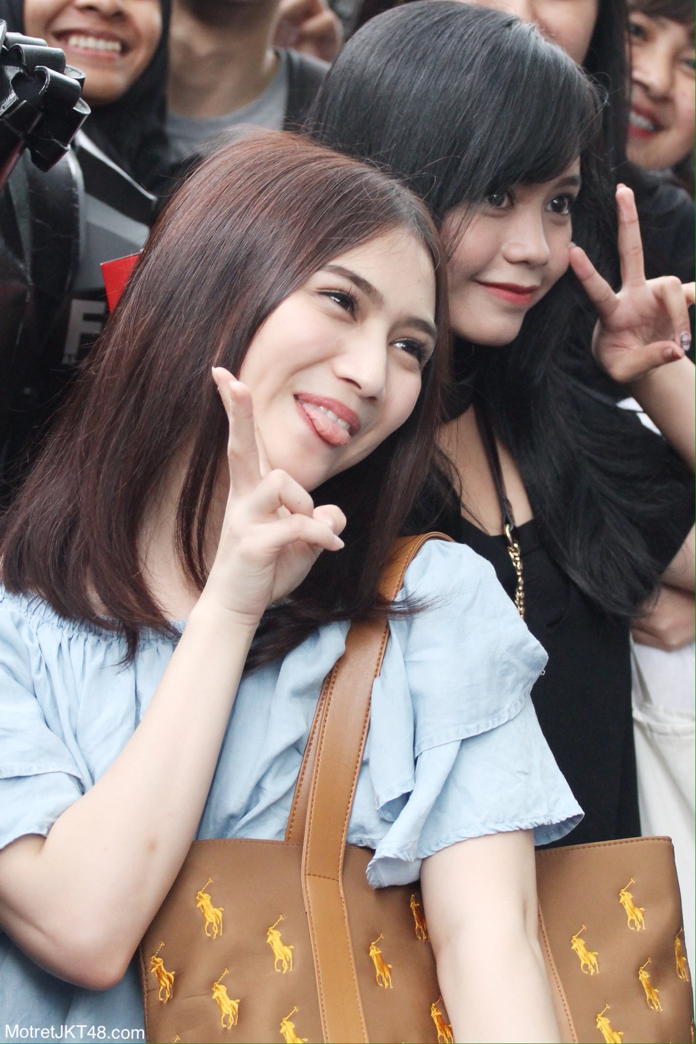 Melody & Sisil JKT48 CLASH 2017 Itenas Bandung 22-01-2017